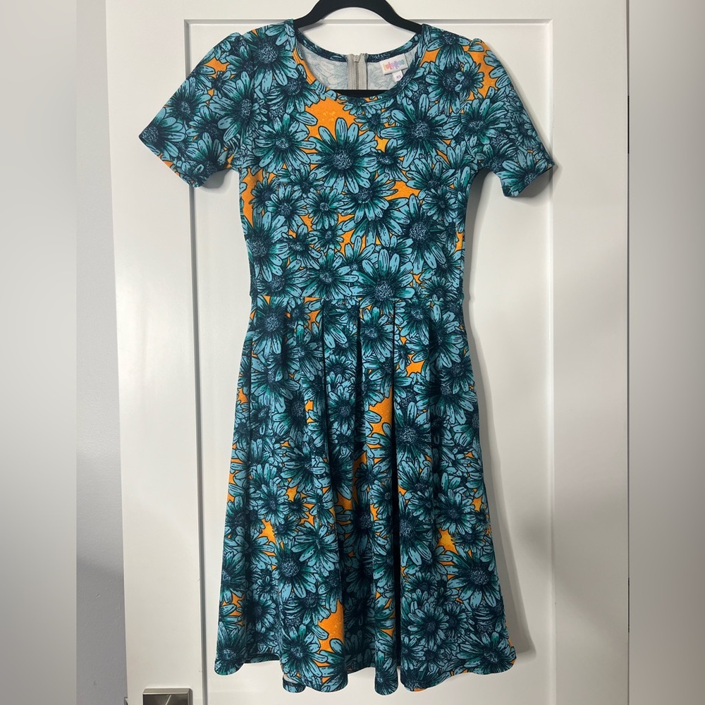 LuLaRoe Amelia!  Used excellent condition, worn 2-3 times. Floral.